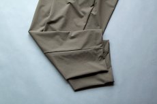 画像7: 4way Nylon Easy Taperd Pants｜KAHKI (7)