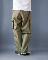 画像3: C/N GABARDINE CARGO PANTS｜Lt.GREEN (3)