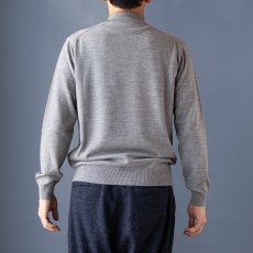 画像5: 12G LIGHT WEIGHT MERINO MOCK NECK｜LIGHT GREY (5)