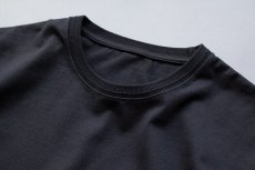 画像6: オーガニック超長綿タック襟長袖Tシャツ｜ブラック (6)