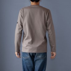 画像5: オーガニック超長綿タック衿長袖Tシャツ｜トープ (5)