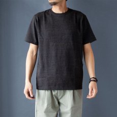 画像2: ペルー超長綿サイドポケットTシャツ｜チャコール (2)