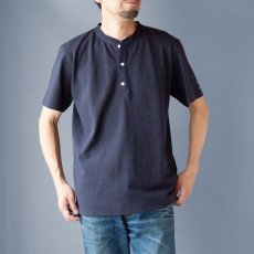 画像2: リネンコットンヘンリーネックTシャツ｜ネイビー (2)