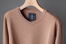 画像6: 18.5μm ウールVネックセーター｜キャメル (6)