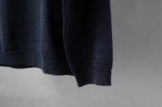 画像8: 18.5μm ウールVネックセーター｜チャコール (8)