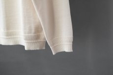 画像8: 18.5μm ウールVネックセーター｜アイボリー (8)