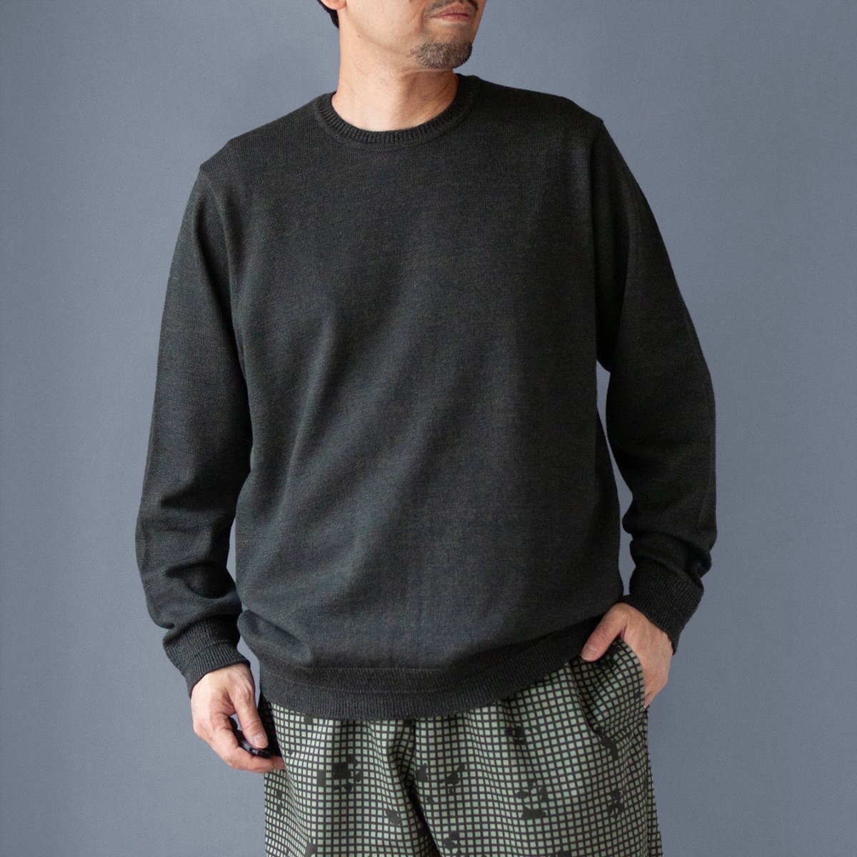 画像1: リネンウールクルーネックセーター｜グリーン (1)