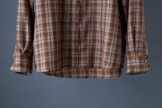 画像7: レーヨンポリエステルラウンドカラーチェックシャツ｜ブラウン (7)