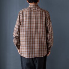画像4: レーヨンポリエステルラウンドカラーチェックシャツ｜ブラウン (4)